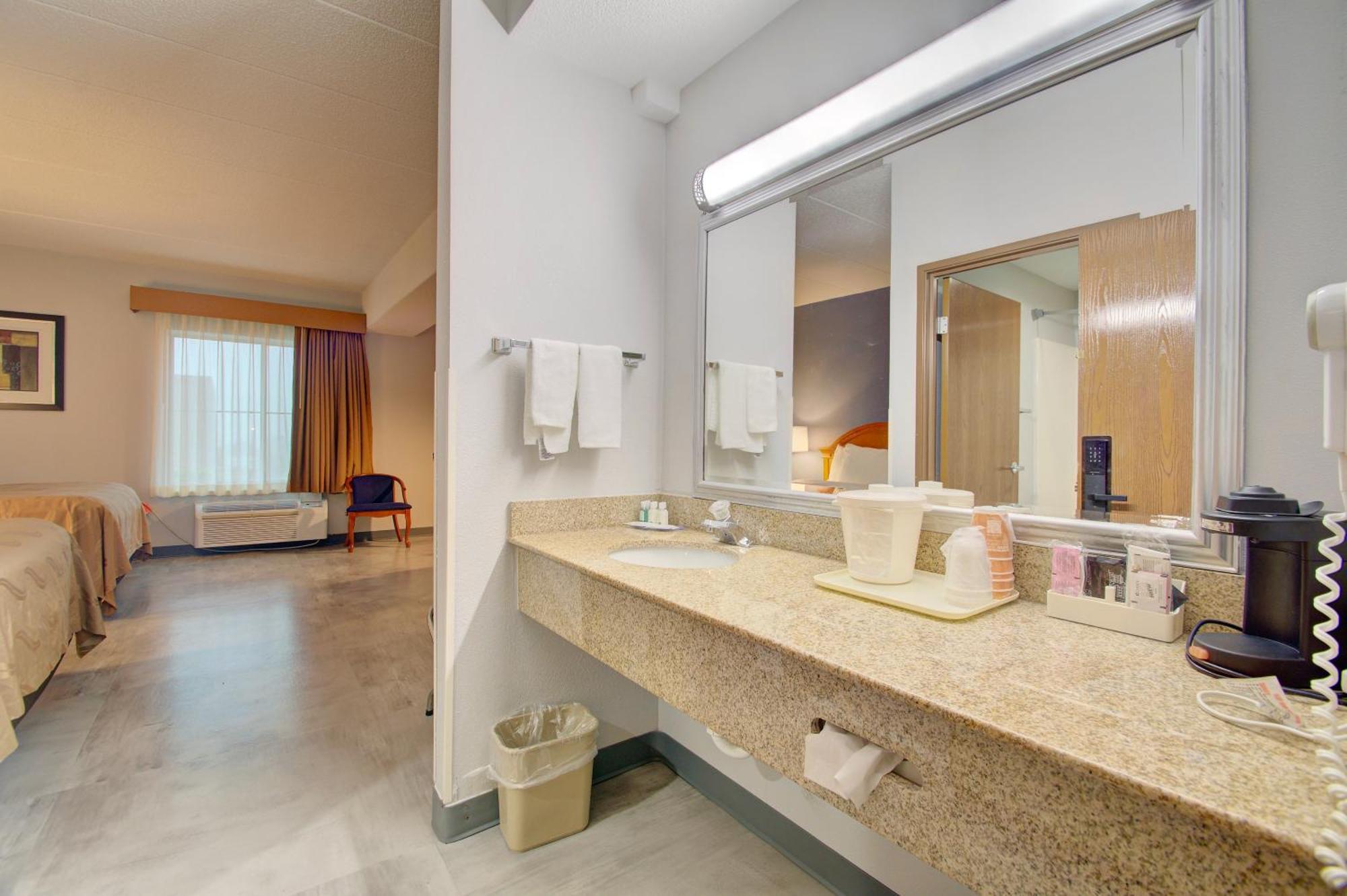 Quality Inn & Suites Cvg Airport Эрлангер Экстерьер фото